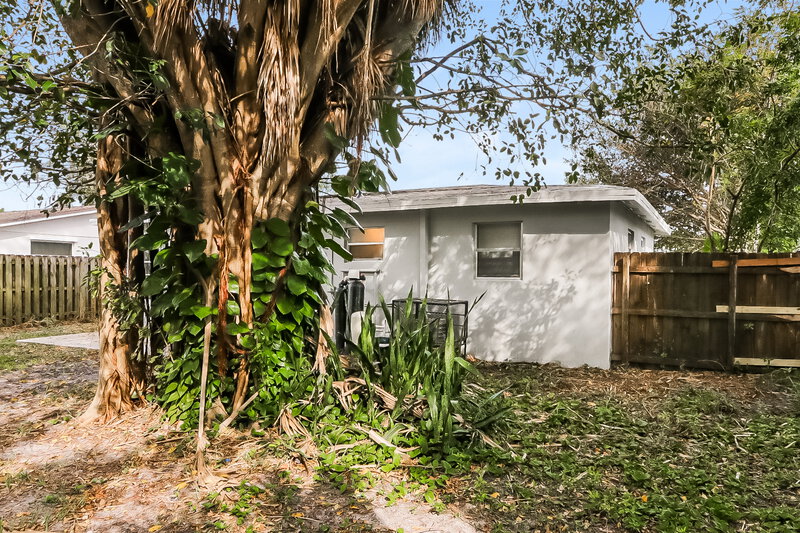 1,760/Mo, 3568 Betty Ann Court Palm Beach Gardens, FL 33403 Rear View 2