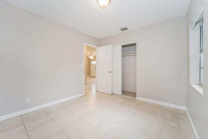 3,095/Mo, 1025 NW 4th Ave Fort Lauderdale, FL 33311 Main Bedroom View 2