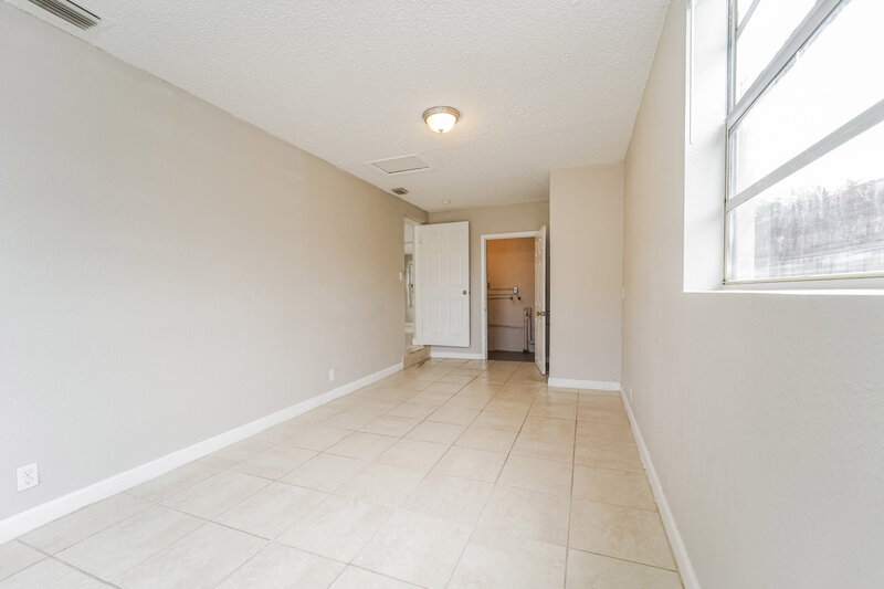 3,095/Mo, 1025 NW 4th Ave Fort Lauderdale, FL 33311 Bedroom View 4