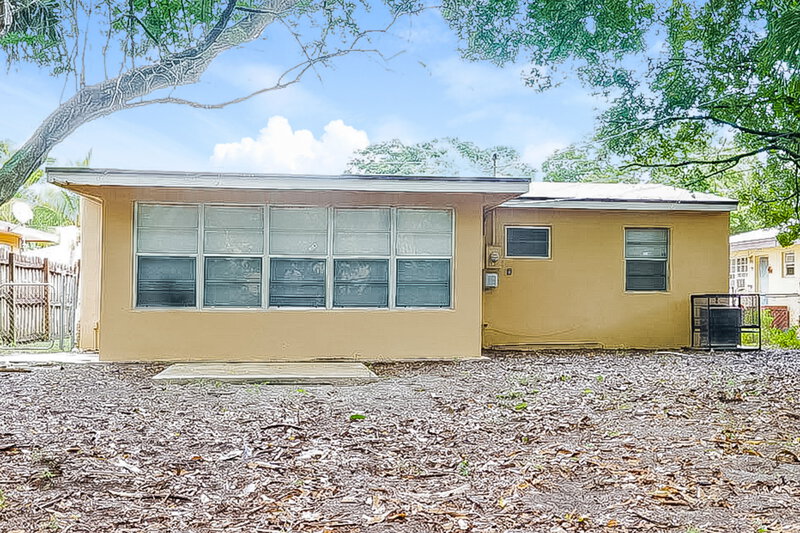 3,095/Mo, 1025 NW 4th Ave Fort Lauderdale, FL 33311 Rear View
