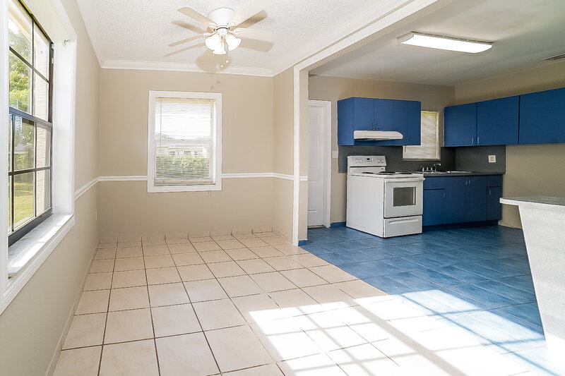 2,580/Mo, 2821 NW 151st Terrace Miami Gardens, FL 33054 Dining Room View 2