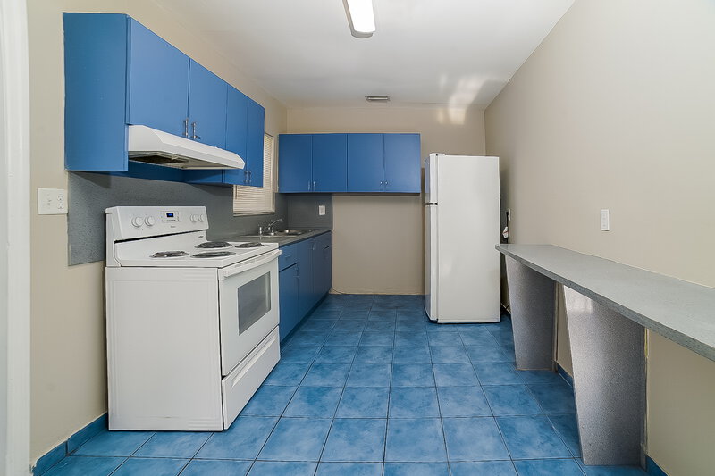 2,580/Mo, 2821 NW 151st Terrace Miami Gardens, FL 33054 Kitchen View