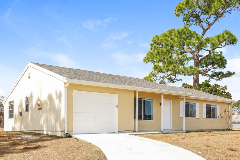 2,125/Mo, 2138 SE Rich Street Port Saint Lucie, FL 34984 Front View 2