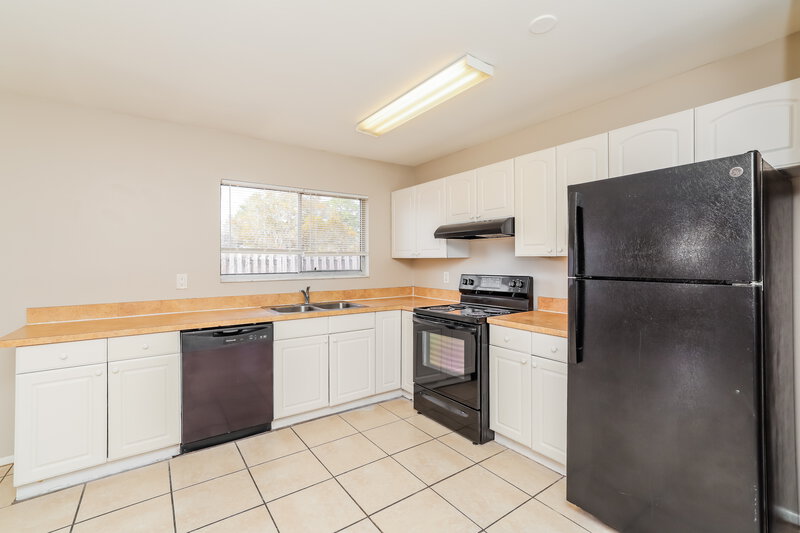 2,125/Mo, 2138 SE Rich Street Port Saint Lucie, FL 34984 Kitchen View