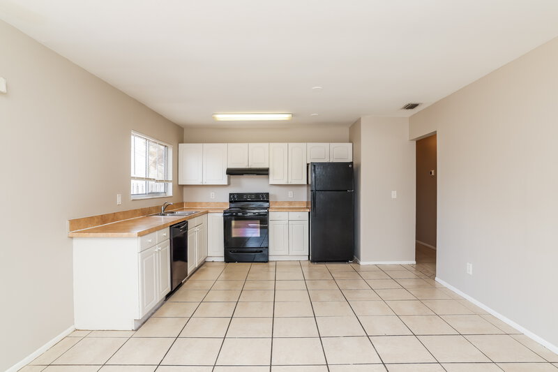 2,125/Mo, 2138 SE Rich Street Port Saint Lucie, FL 34984 Kitchen View 2