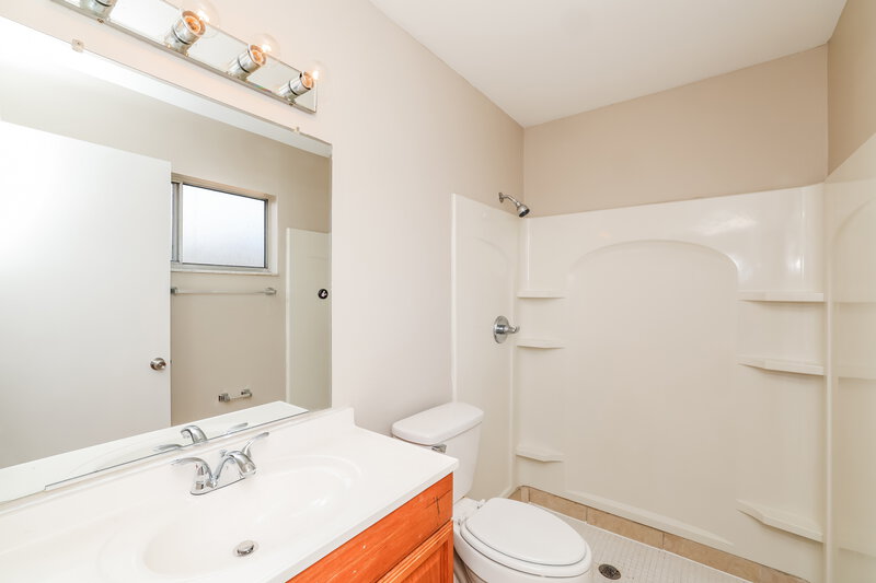 2,125/Mo, 2138 SE Rich Street Port Saint Lucie, FL 34984 Main Bathroom View