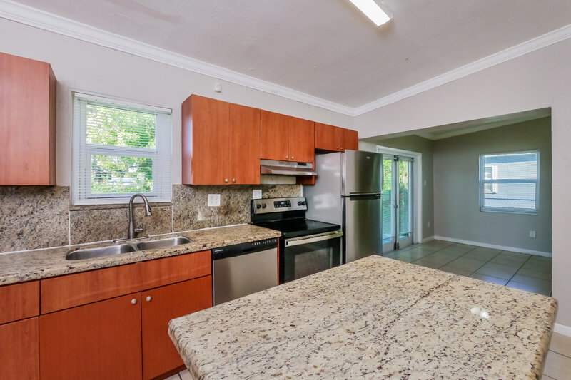 2,500/Mo, 259 NW 30th Ave Fort Lauderdale, FL 33311 Misc View 6