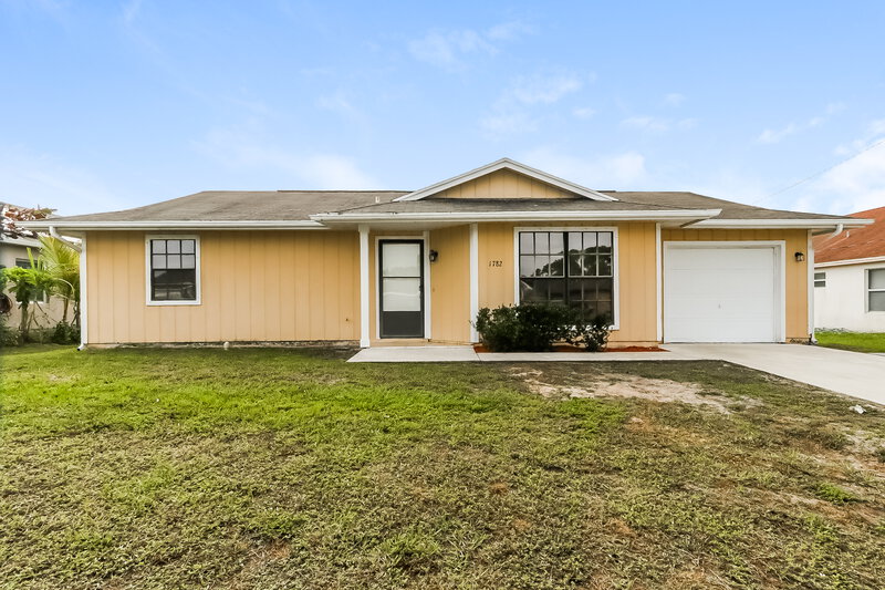 1,850/Mo, 1782 SW Starman Avenue Port Saint Lucie, FL 34953 External View