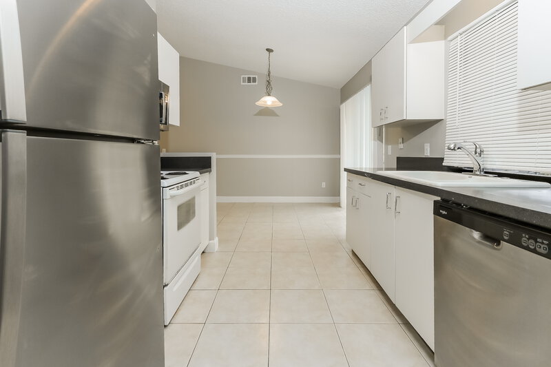 1,850/Mo, 1782 SW Starman Avenue Port Saint Lucie, FL 34953 Kitchen View 2