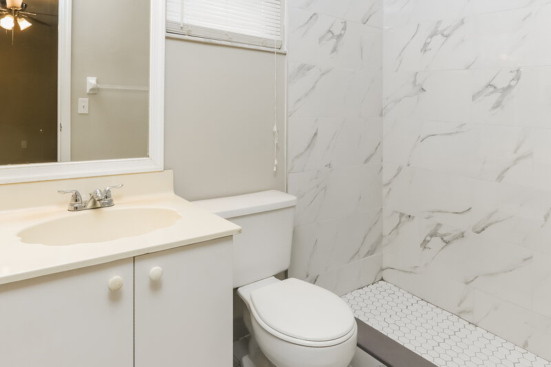 1,850/Mo, 1782 SW Starman Avenue Port Saint Lucie, FL 34953 Main Bathroom View