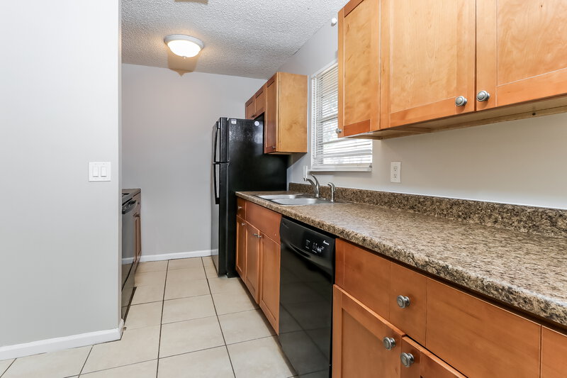 4,160/Mo, 200 Perry Avenue Greenacres, FL 33463 Kitchen View