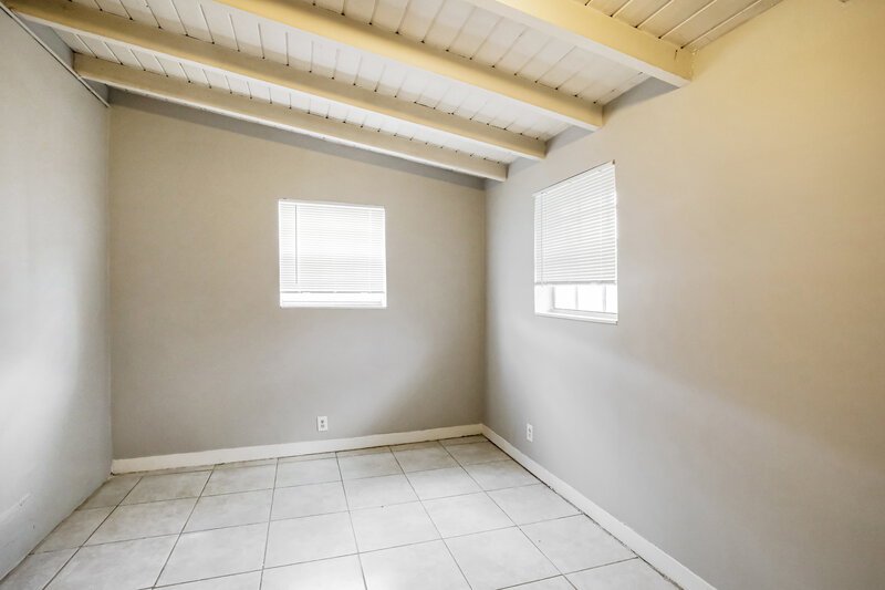 2,460/Mo, 5301 NW 11th St Lauderhill, FL 33313 Bedroom View 3