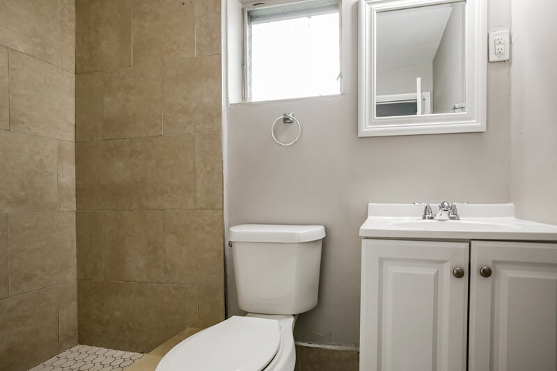 2,460/Mo, 5301 NW 11th St Lauderhill, FL 33313 Bathroom View