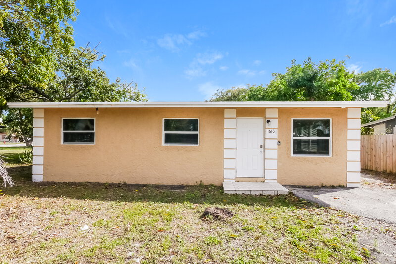 2,170/Mo, 1616 NW 16th Street Fort Lauderdale, FL 33311 External View