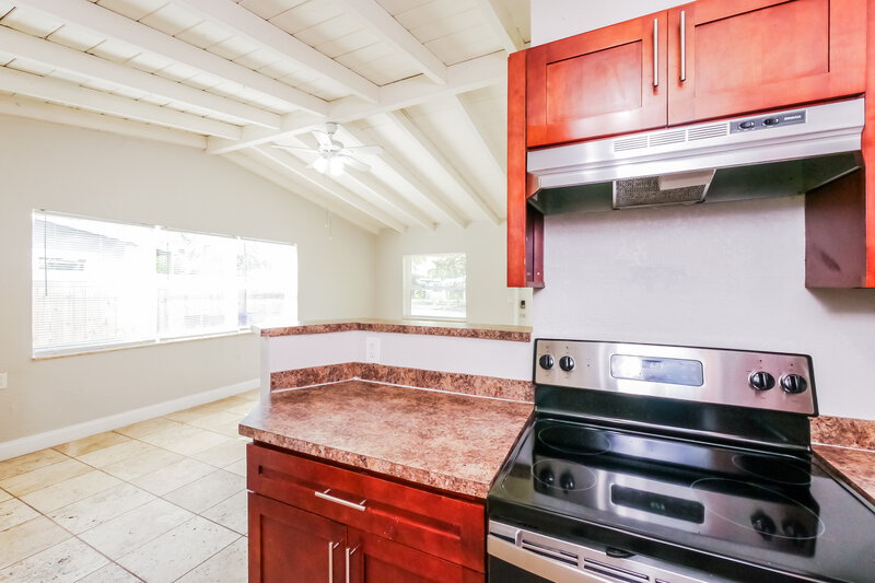 2,170/Mo, 1616 NW 16th Street Fort Lauderdale, FL 33311 Kitchen View 2