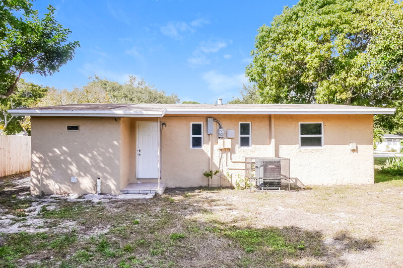 2,170/Mo, 1616 NW 16th Street Fort Lauderdale, FL 33311 Rear View