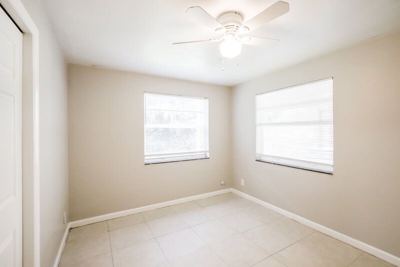 2,490/Mo, 157 NE 6th Street Deerfield Beach, FL 33441 Main Bedroom View 2