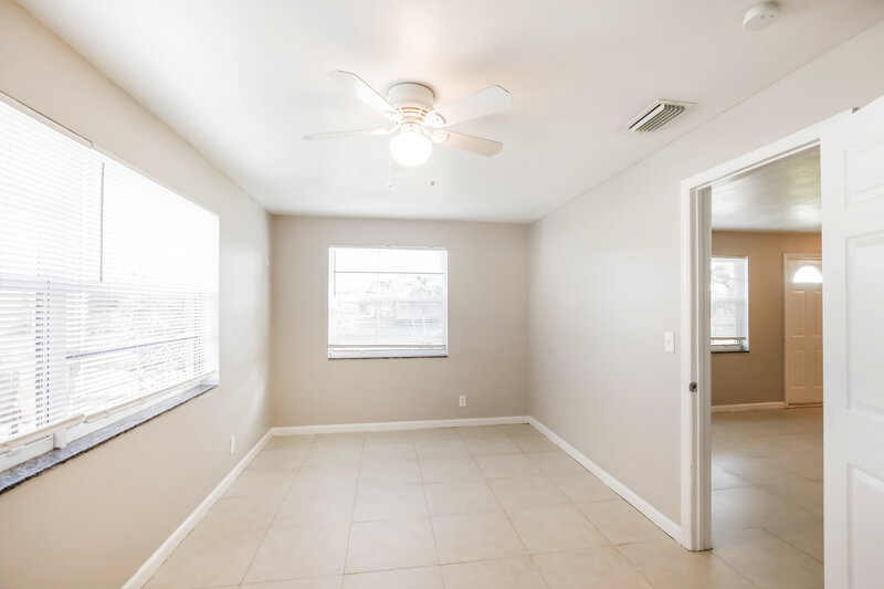 2,490/Mo, 157 NE 6th Street Deerfield Beach, FL 33441 Bedroom View 2