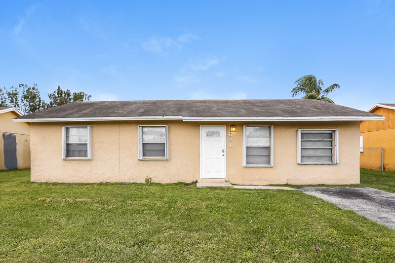 2,565/Mo, 621 SW 83rd Avenue North Lauderdale, FL 33068 External View