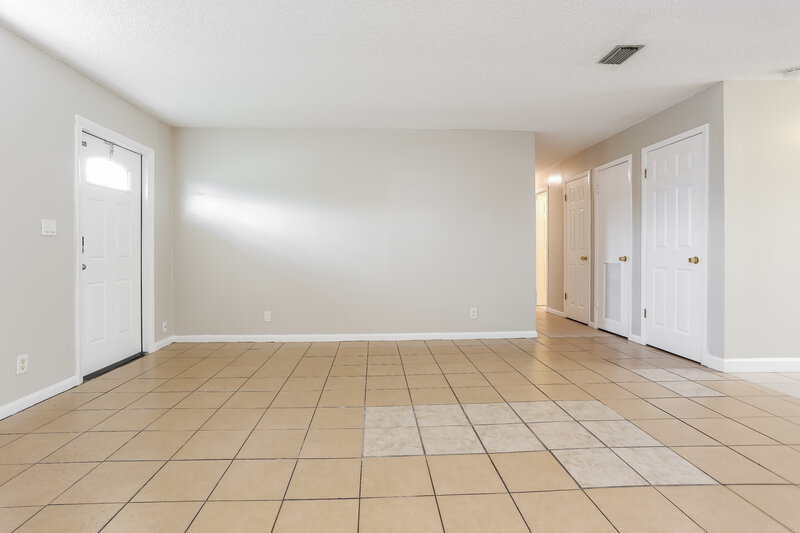 2,565/Mo, 621 SW 83rd Avenue North Lauderdale, FL 33068 Living Room View 2