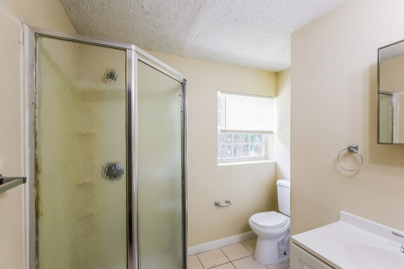 2,495/Mo, 3791 Jackson Blvd Fort Lauderdale, FL 33312 Main Bathroom View
