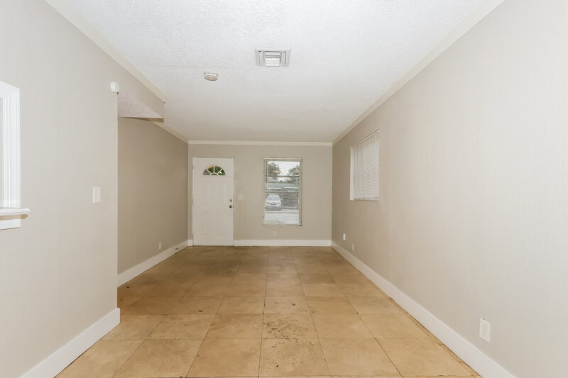 2,195/Mo, 1403 8th ST West Palm Beach, FL 33401 Living Room View