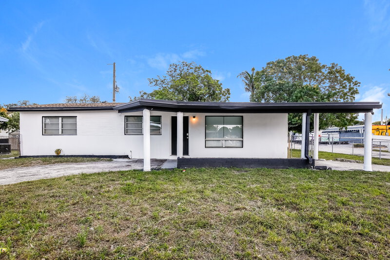 2,300/Mo, 2890 NW 20th Street Fort Lauderdale, FL 33311 External View