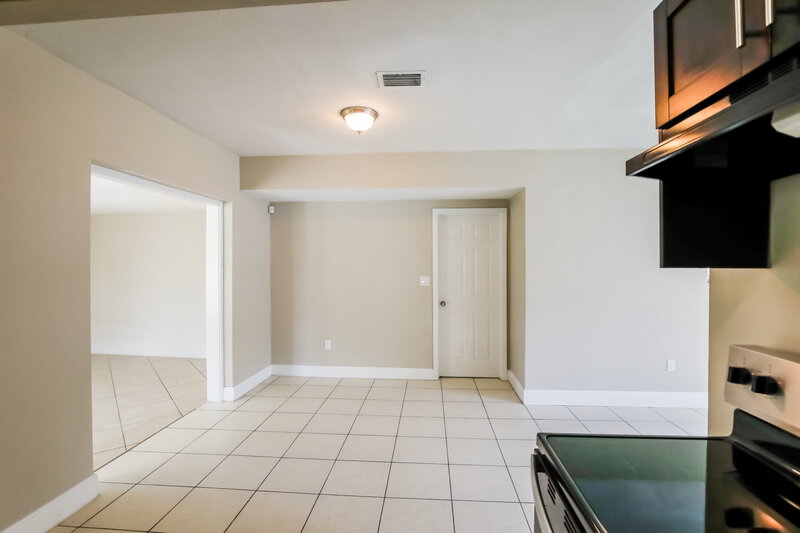 2,325/Mo, 631 SW 31st Ave Fort Lauderdale, FL 33312 Dining Room View