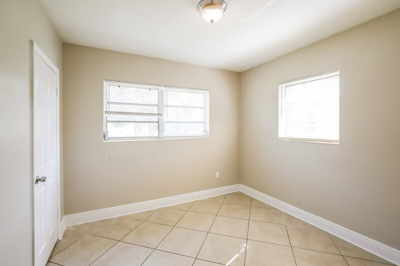2,325/Mo, 631 SW 31st Ave Fort Lauderdale, FL 33312 Bedroom View 2