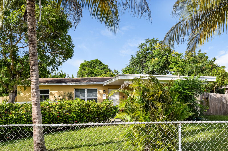 2,855/Mo, 5401 NW 12th Street Lauderhill, FL 33313 External View