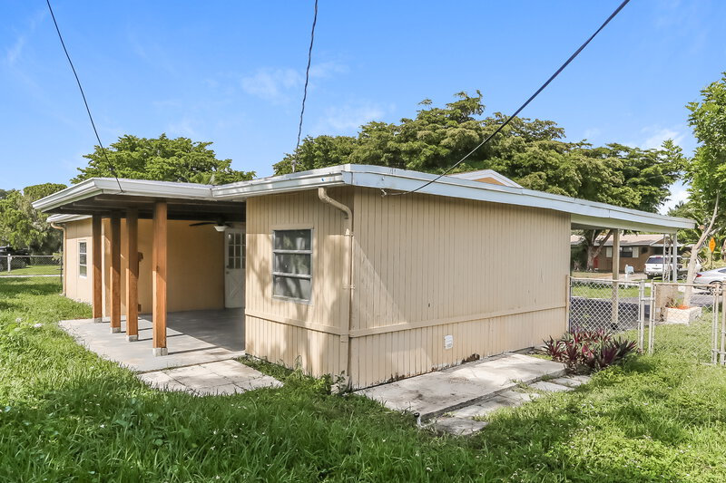 2,810/Mo, 6112 NW 8th Street Margate, FL 33063 Rear View