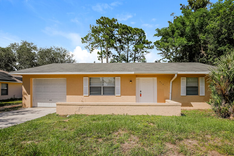 2,095/Mo, 613 SE Starfish Avenue Port Saint Lucie, FL 34983 External View