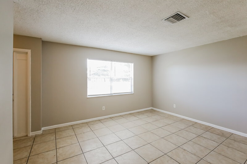 2,095/Mo, 613 SE Starfish Avenue Port Saint Lucie, FL 34983 Living Room View 3
