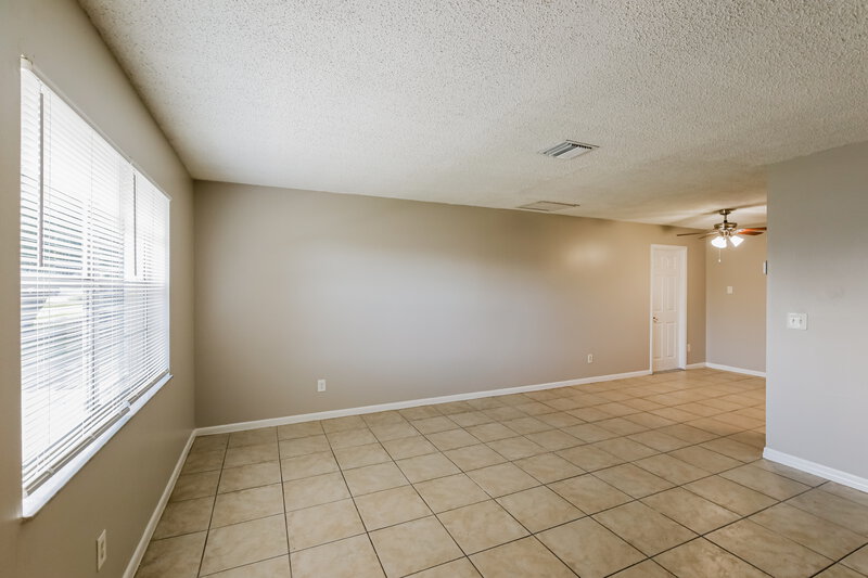 2,095/Mo, 613 SE Starfish Avenue Port Saint Lucie, FL 34983 Living Room View 4