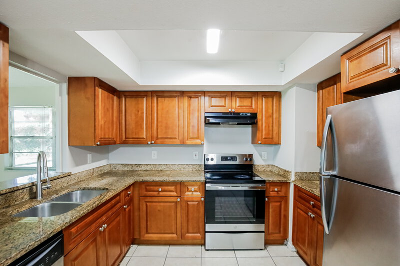 2,095/Mo, 613 SE Starfish Avenue Port Saint Lucie, FL 34983 Kitchen View