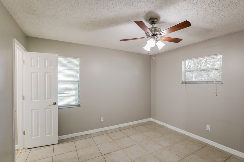 2,095/Mo, 613 SE Starfish Avenue Port Saint Lucie, FL 34983 Main Bedroom View 2