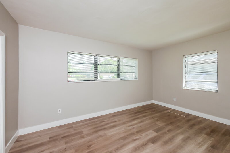2,410/Mo, 381 Carolina Ave Fort Lauderdale, FL 33312 Main Bedroom View 2