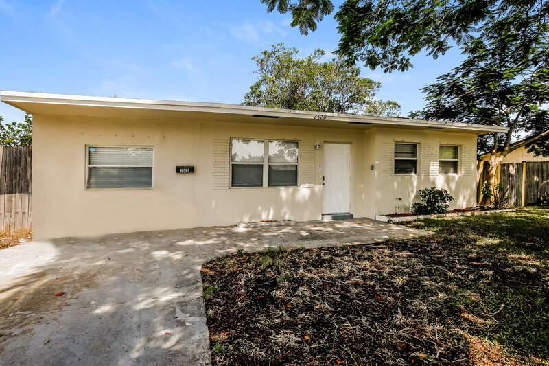 3,690/Mo, 2520 NE 7th Terrace Pompano Beach, FL 33064 External View