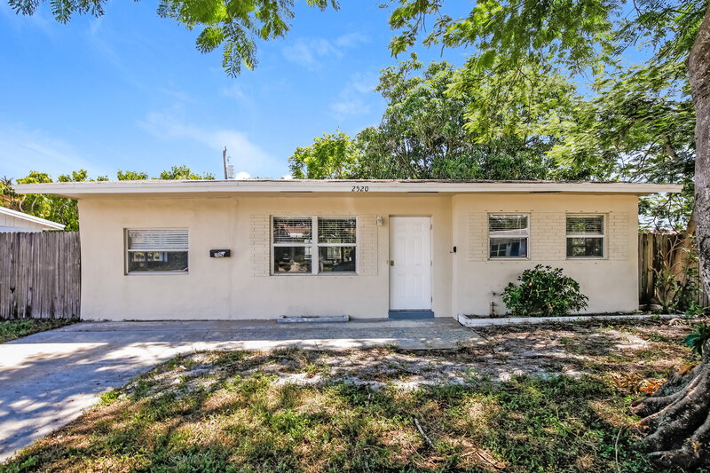 2,690/Mo, 2520 NE 7th Terrace Pompano Beach, FL 33064 External View