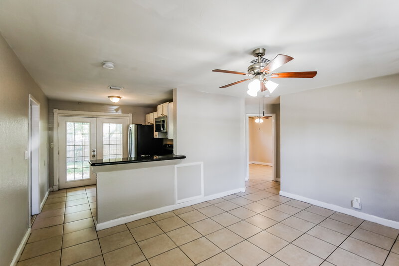 2,690/Mo, 2520 NE 7th Terrace Pompano Beach, FL 33064 Living Room View 3