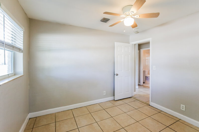 2,690/Mo, 2520 NE 7th Terrace Pompano Beach, FL 33064 Bedroom View 4