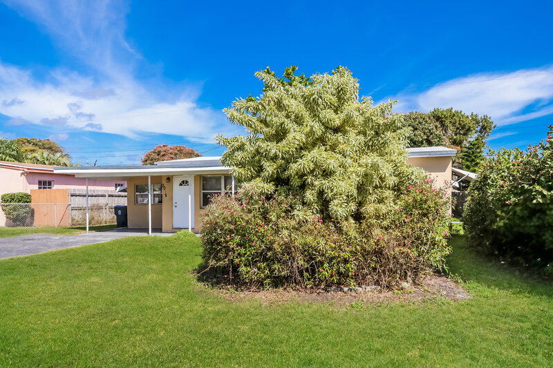 3,080/Mo, 3018 Buckley Avenue Lake Worth, FL 33461 Front View 2