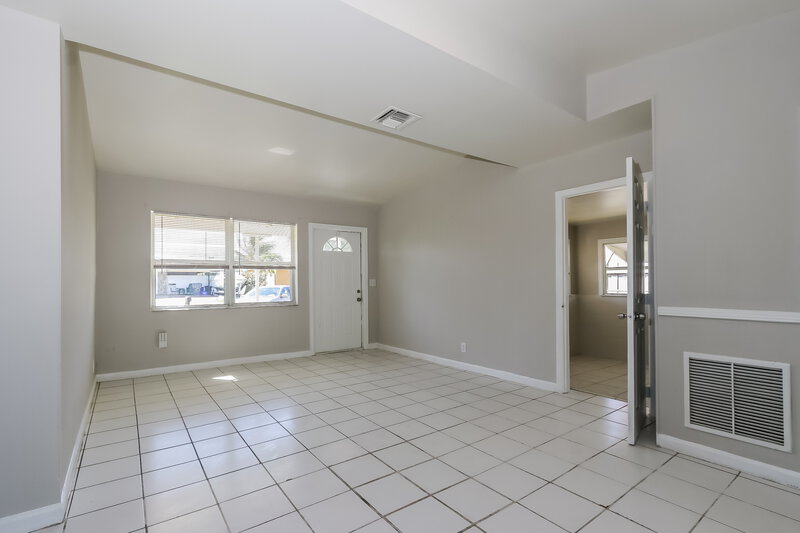 3,080/Mo, 3018 Buckley Avenue Lake Worth, FL 33461 Living Room View 4