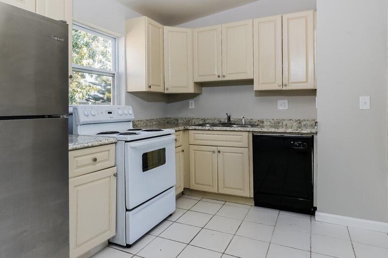 3,080/Mo, 3018 Buckley Avenue Lake Worth, FL 33461 Kitchen View