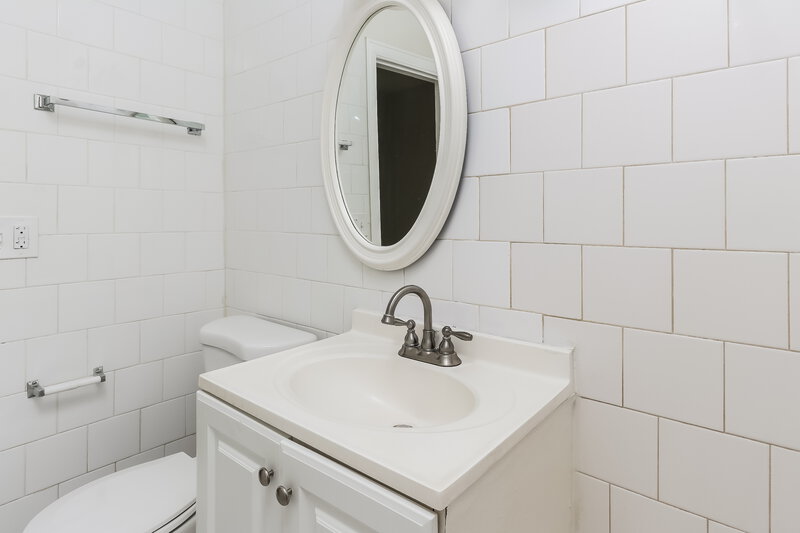 3,080/Mo, 3018 Buckley Avenue Lake Worth, FL 33461 Bathroom View 2