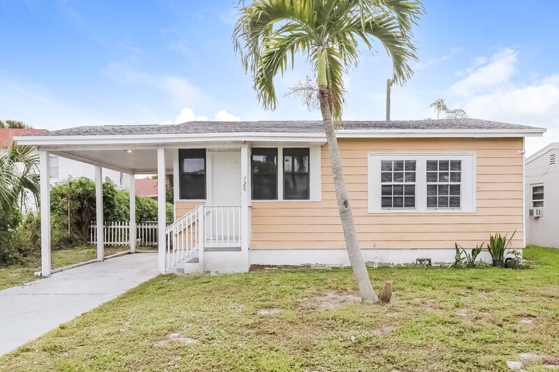 3,140/Mo, 720 51st Street West Palm Beach, FL 33407 Front View