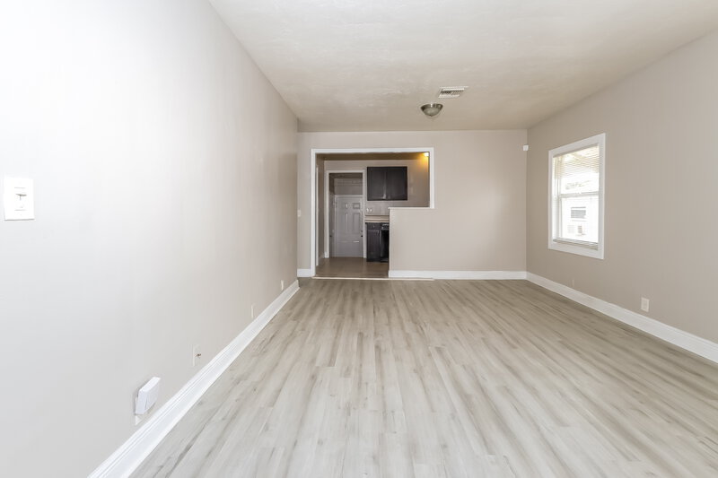 3,140/Mo, 720 51st Street West Palm Beach, FL 33407 Living Room View 2