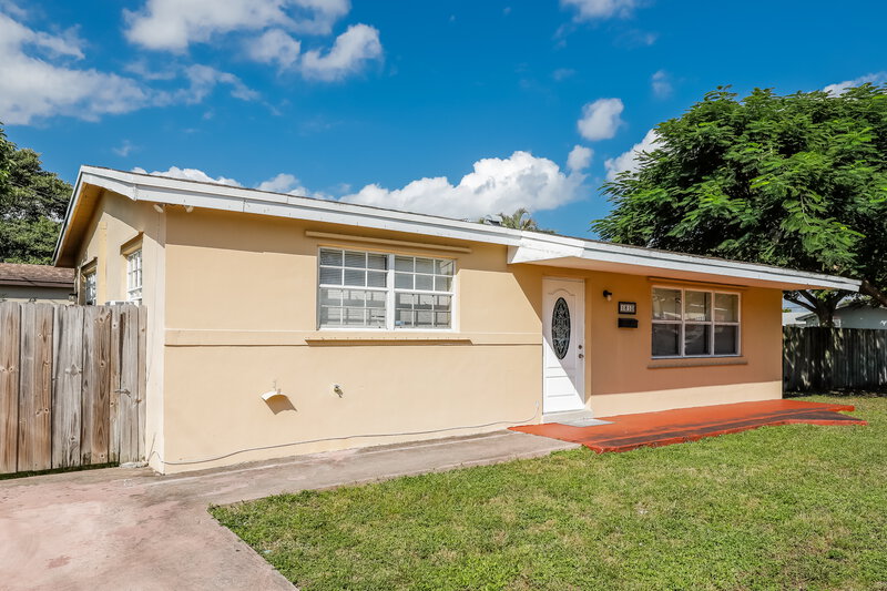 3,340/Mo, 1810 De Soto Drive Miramar, FL 33023 External View