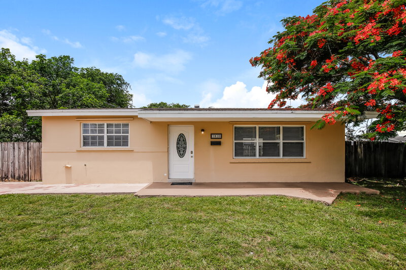 2,325/Mo, 1810 De Soto Drive Miramar, FL 33023 External View