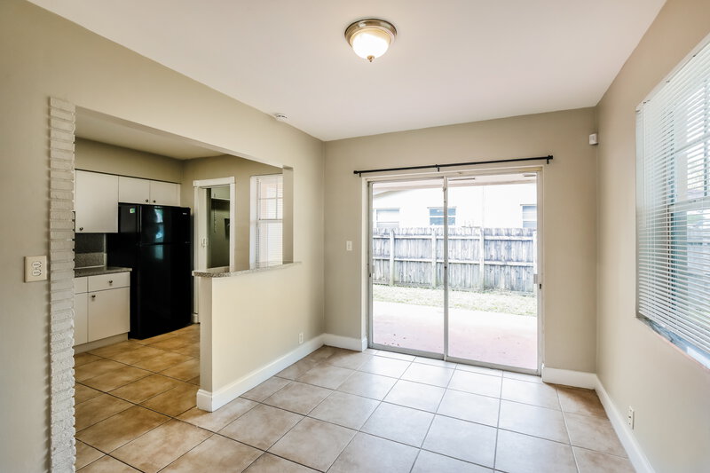 2,325/Mo, 1810 De Soto Drive Miramar, FL 33023 Dining Room View 2